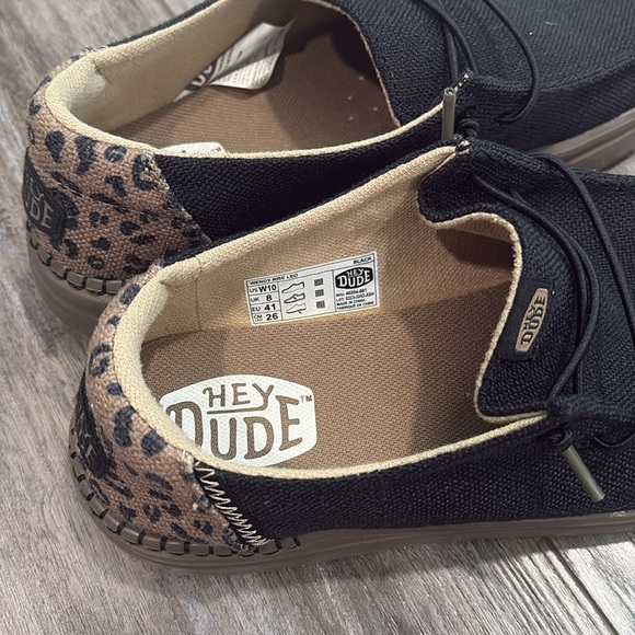 Hey Dude Wendy Rise Leo Slip On Shoes Black Leopard Women's Size 10 - Picture 3 of 6